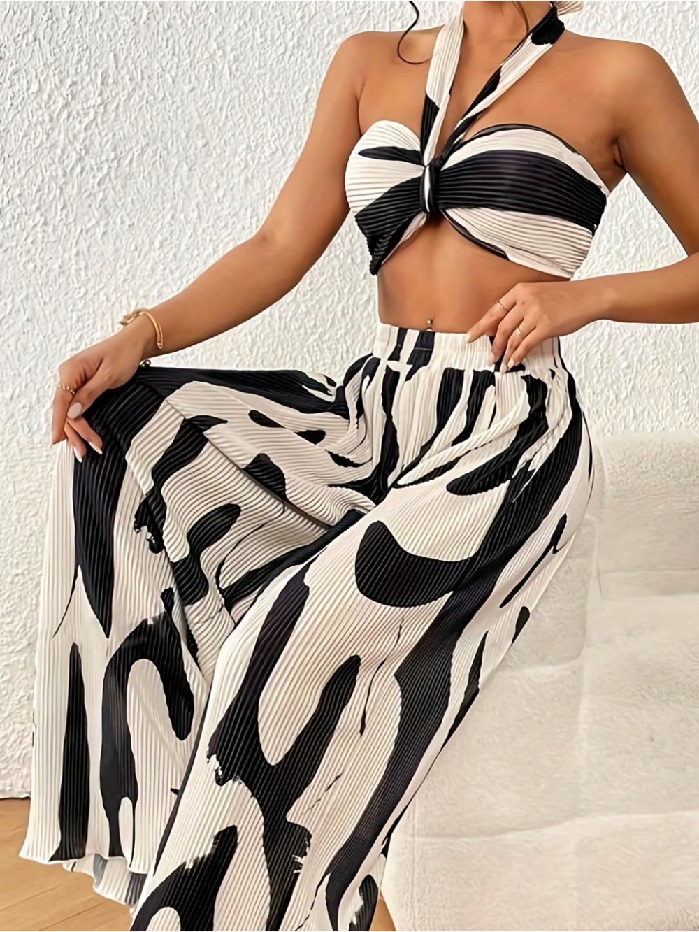 Two piece set - Picture 2 of 4